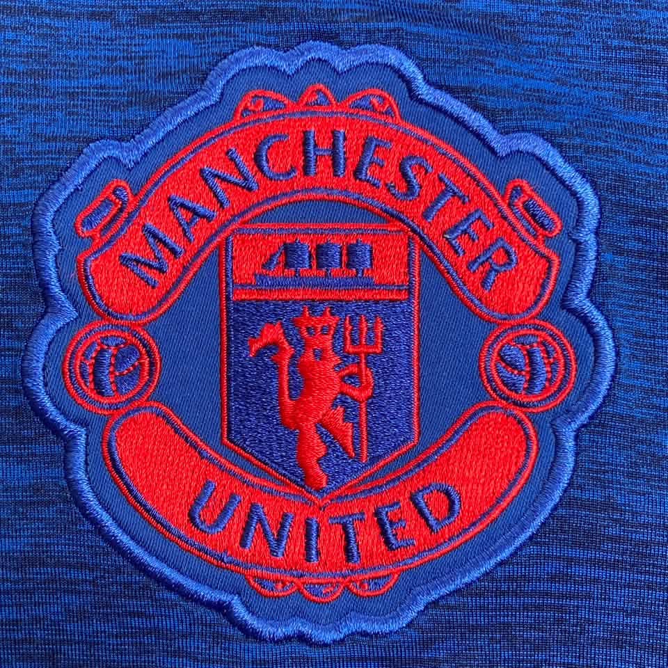 07OCT26 2016-17 Manchester United Away Adidas A16704 logo