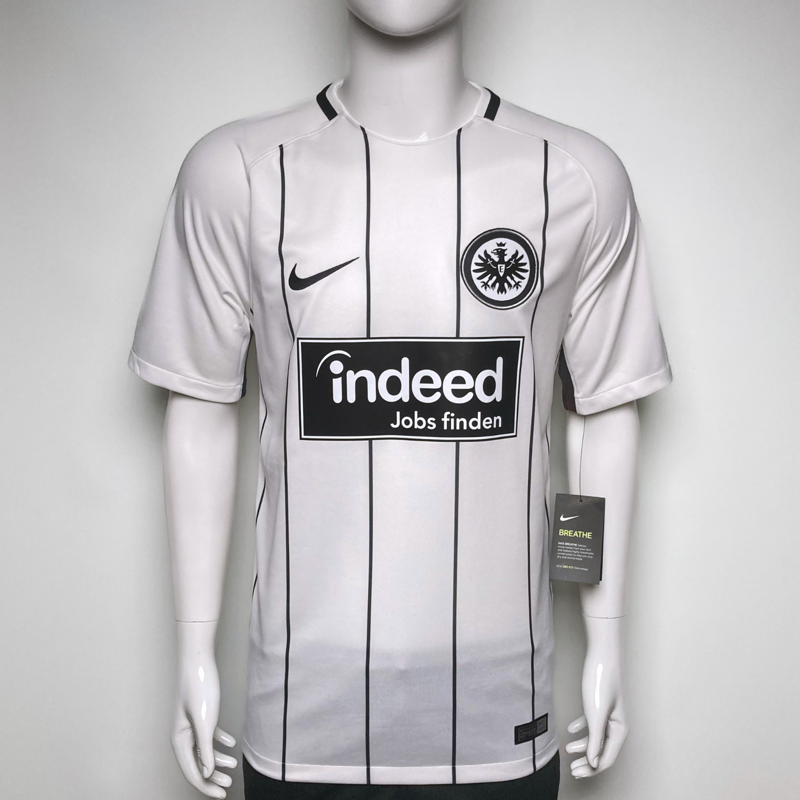 11MAY26 2017-18 Eintracht Frankfurt Home Nike 854363-100