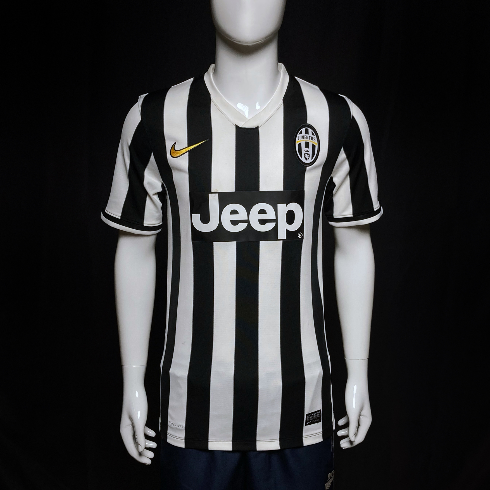 04MAR26 2013-14 Juventus Home Nike 533056-107