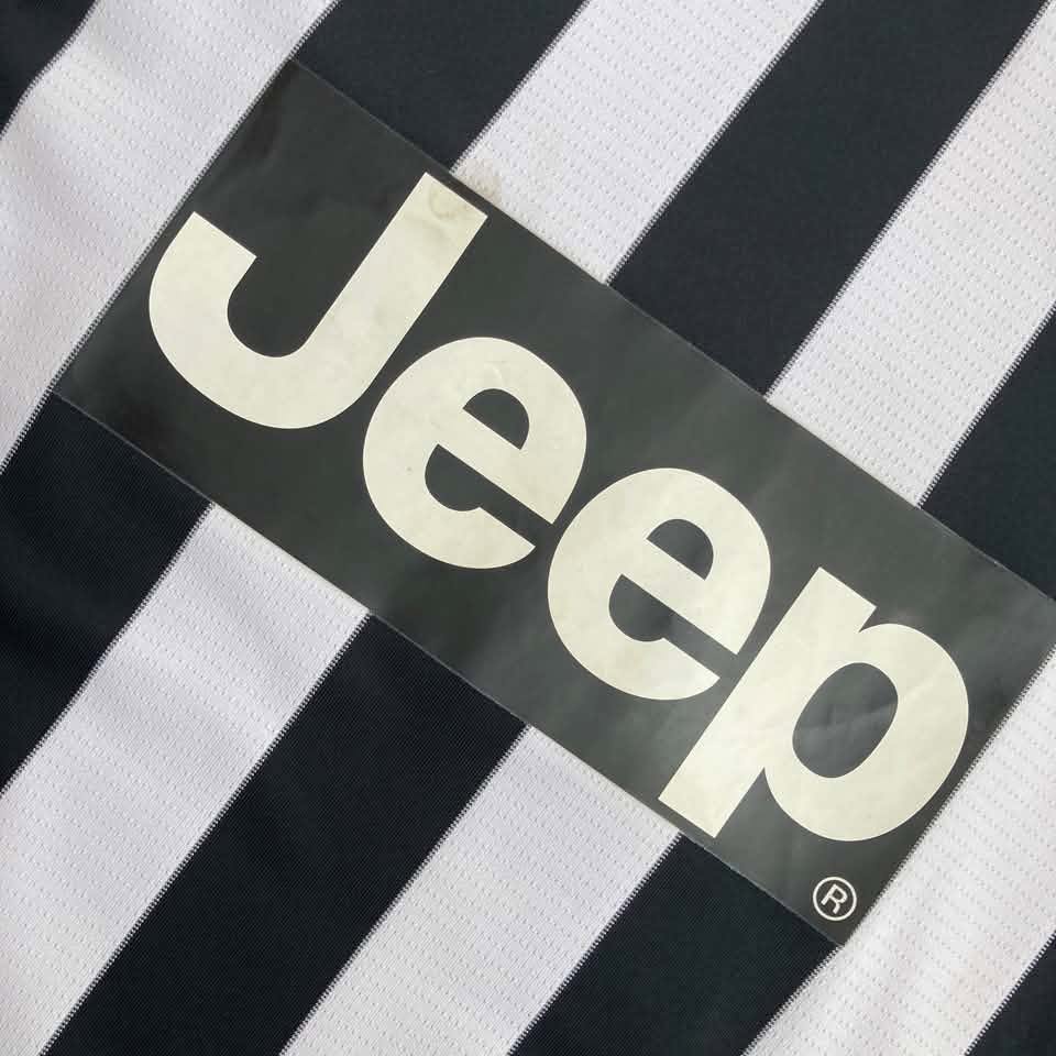 07OCT26 2013-14 Juventus Home Nike 533056-107 sponsor depan details