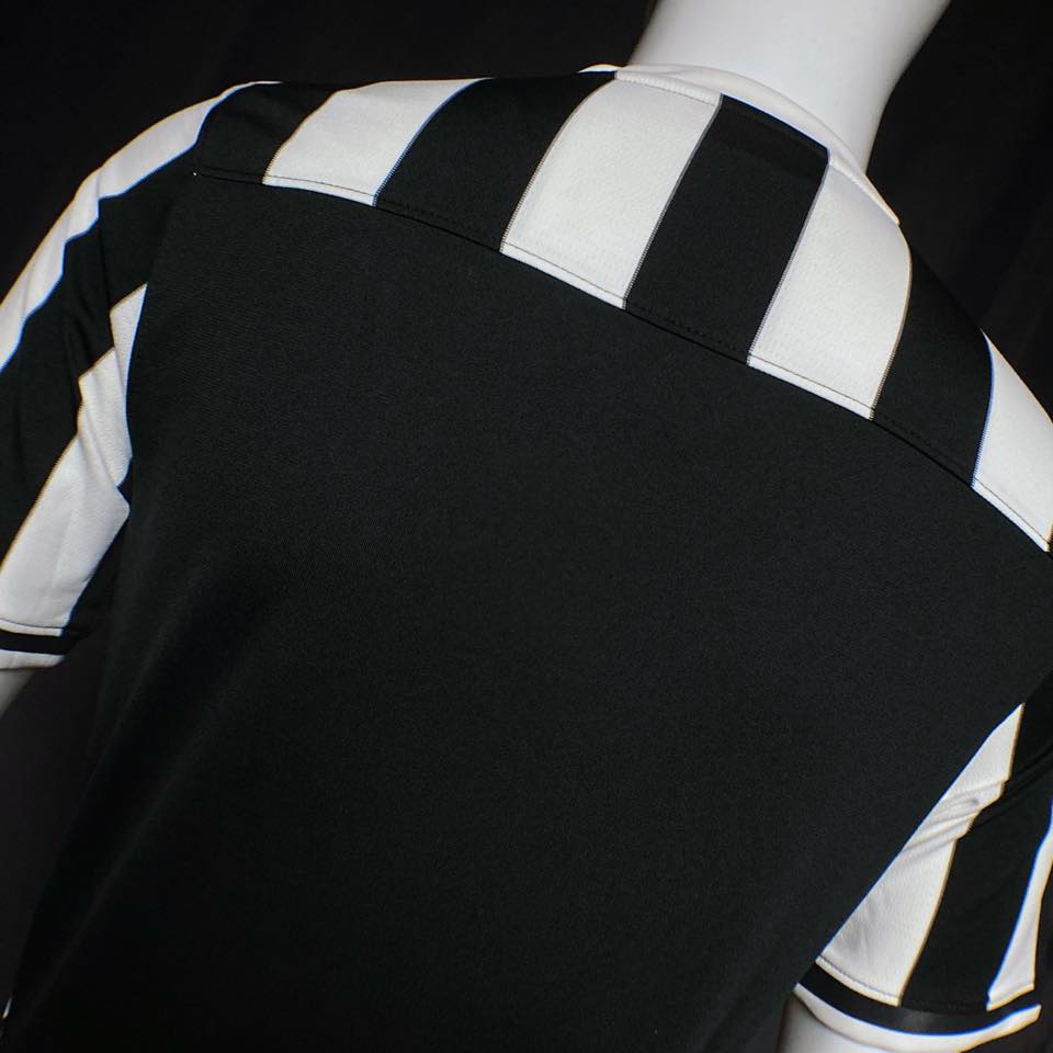 2013-14 Juventus Home Nike 533056-107 Bagian Belakang