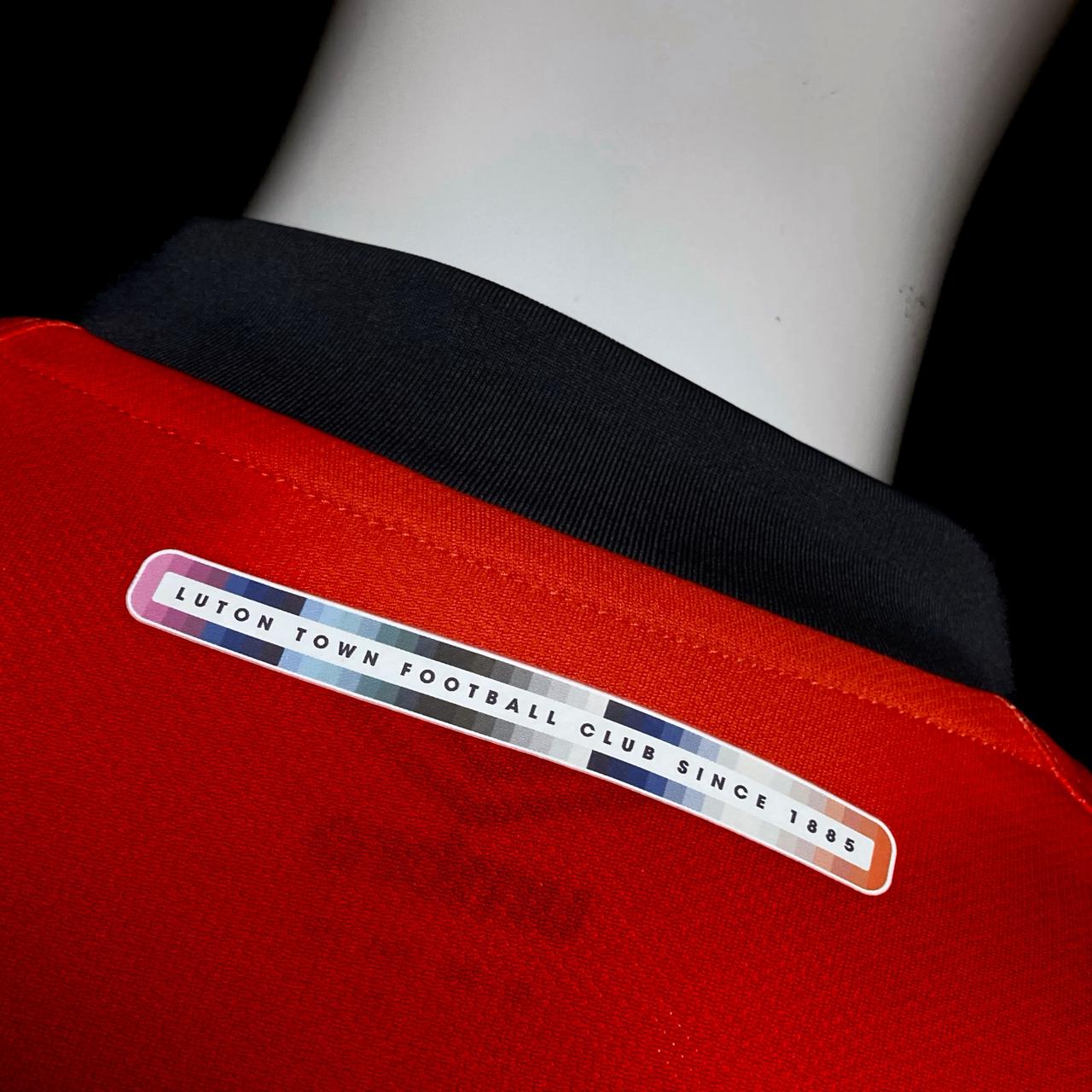 2022-23 Luton Town Home Umbro 97413U Detail Belakang