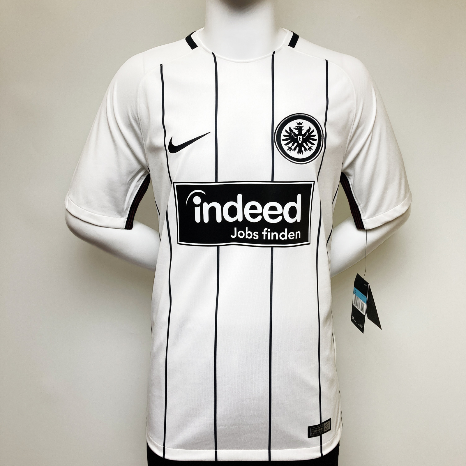 19SEP26 2017-18 Eintracht Frankfurt Home Nike 854363-100